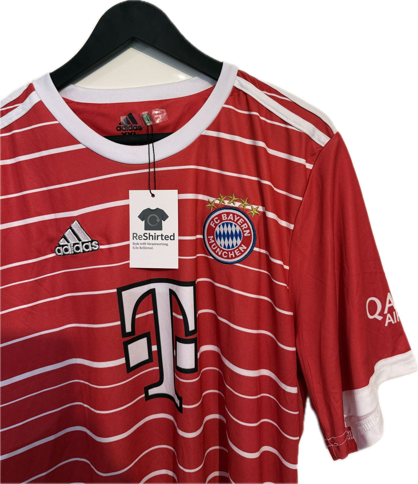 adidas FC Bayern München Heimtrikot 2022/23 – Rot / Weiß | Größe XL | Herren Slim Fit | Polyester (Climalite)