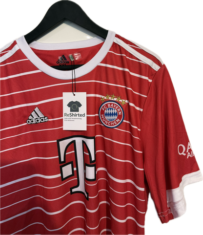 adidas FC Bayern München Heimtrikot 2022/23 – Rot / Weiß | Größe XL | Herren Slim Fit | Polyester (Climalite)